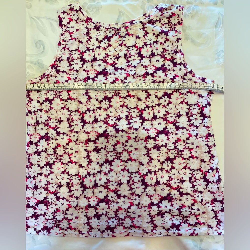 2/$15 floral cotton tee S/M